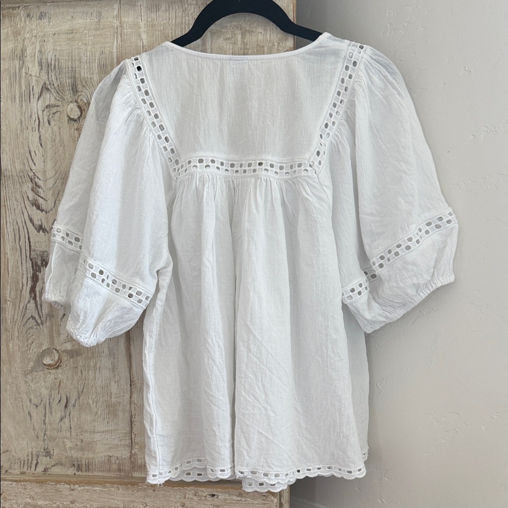 Old Navy White Cutout-Trim Peasant Top - Picture 7 of 9